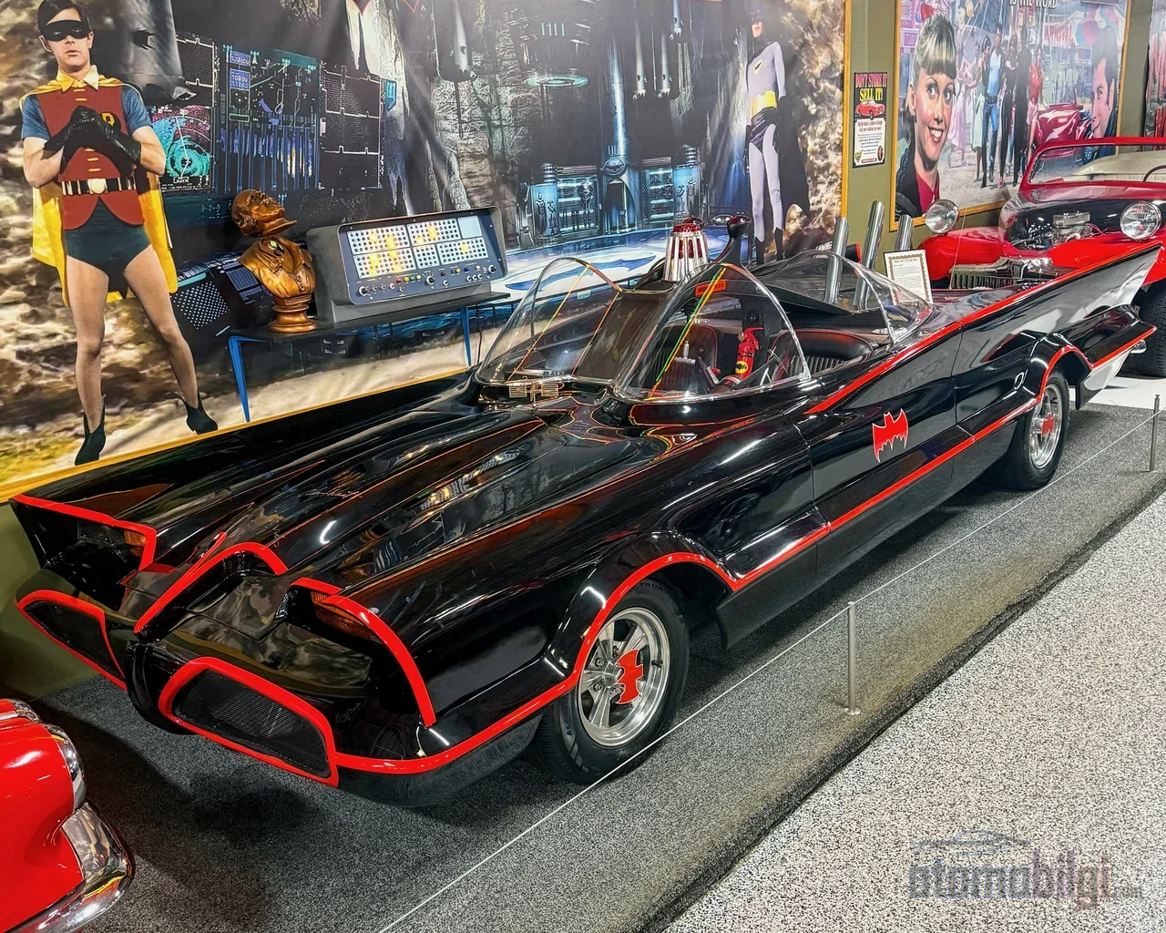 2022'nin Batmobile'ı bir süper kahraman aracı değil, Bruce Wayne'in garajında kendi elleriyle kurduğu 650 beygirlik bir muscle-car.