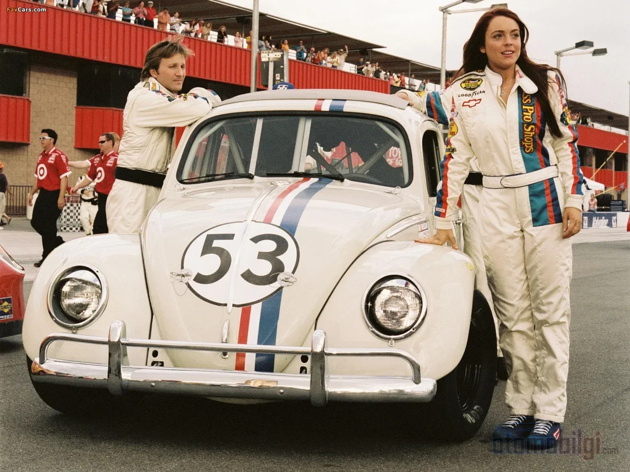Volkswagen Beetle'dan Monte Carlo pistlerine uzanan yolculukta 53 numaralı Herbie, iki dünya savaşı arası bir halk arabasından kuşaklar boyu süren bir sinema efsanesine dönüştü.