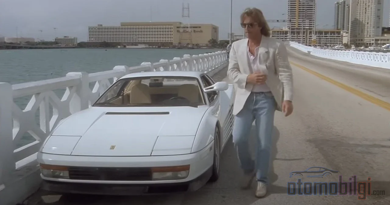 สิ่งที่ทำให้ Testarossa สีขาวปรากฏบนหน้าจอไม่ใช่การร่วมมือกัน แต่เป็น Daytona ปลอม คดีความหนึ่ง และปฏิกิริยาโกรธเกรี้ยวของ Ferrari ต่างหาก