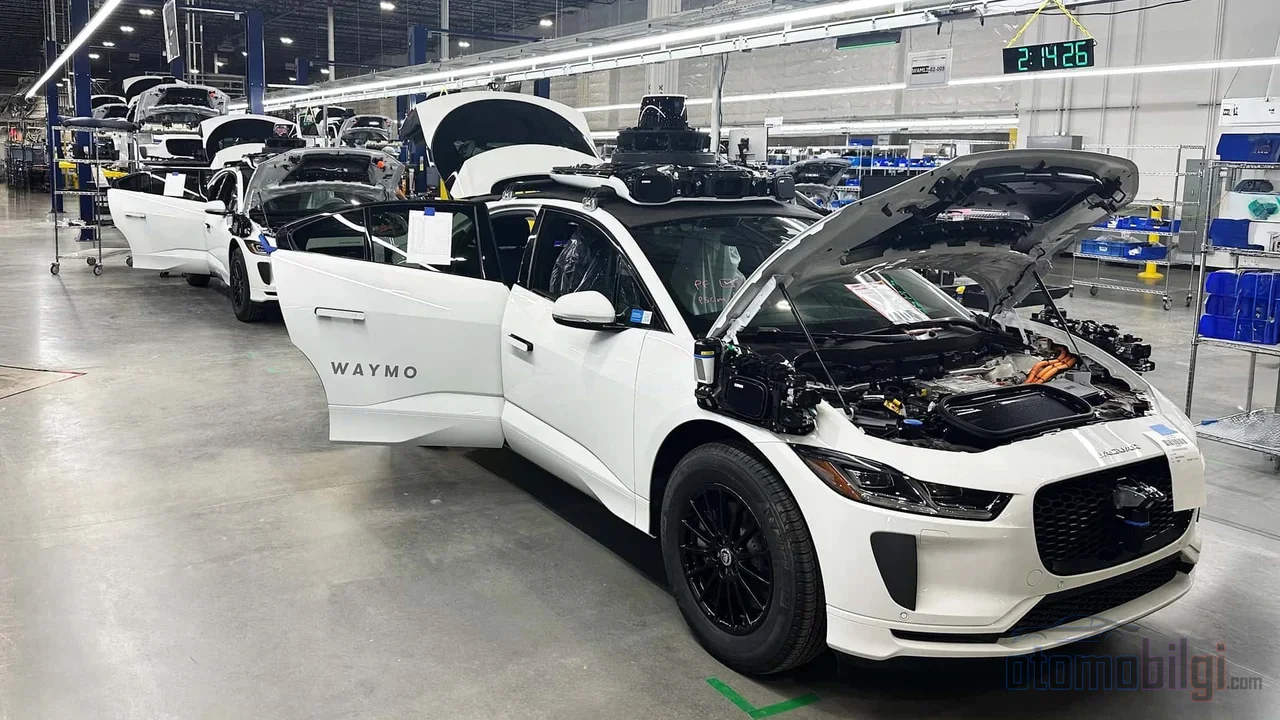 Waymo's 271 million driverless kilometers show that robotaxis have 68% fewer accidents than humans, but safety still depends on questions of where and how.