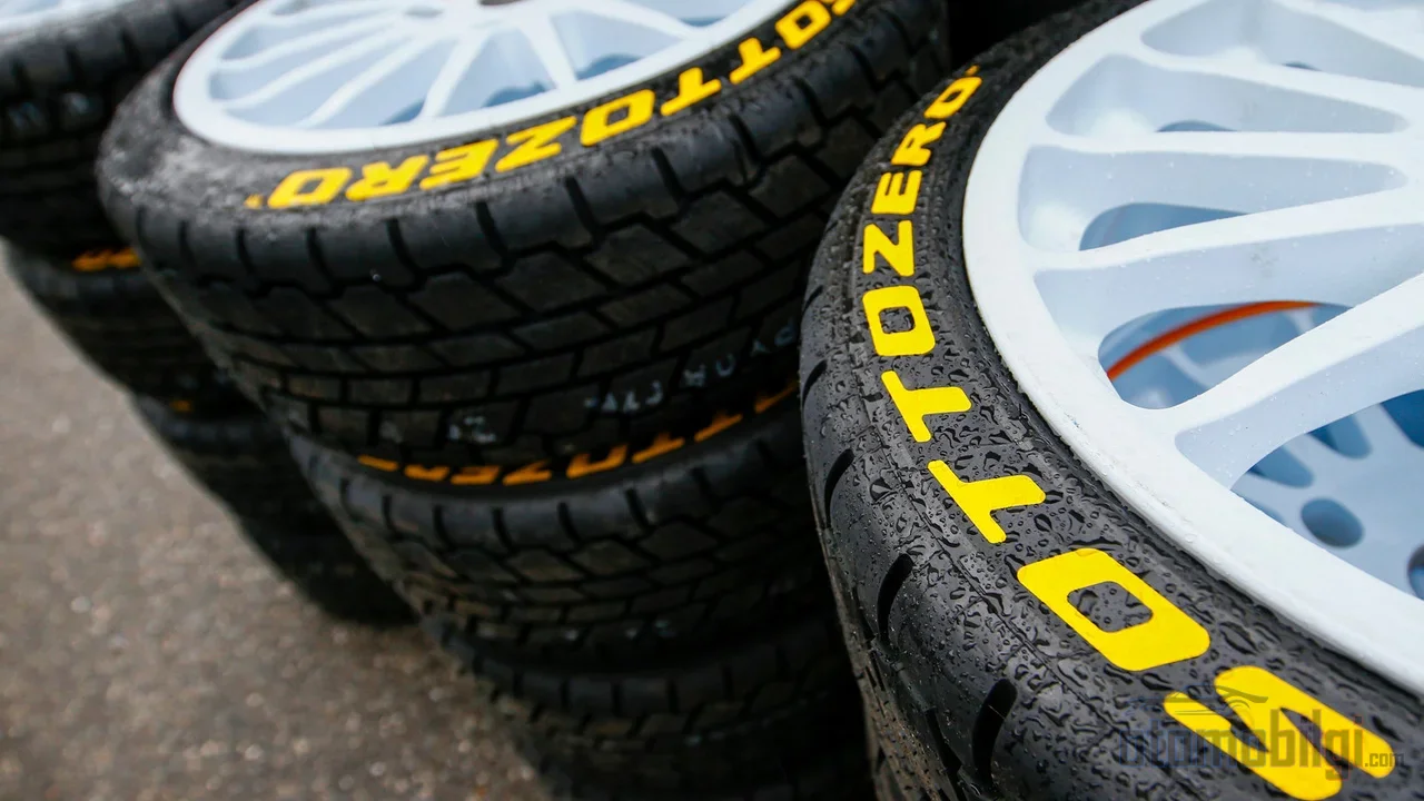 In rally racing, the outcome is already largely decided before the stage starts with the tire choice; because a tire only delivers its true grip within its own temperature window.