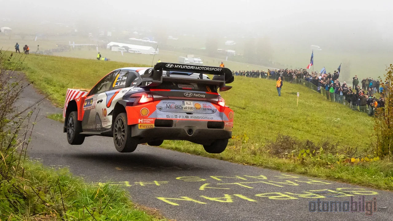 Son gün artık temkinli sürüşe değil, cesarete ödüllendiriyor: WRC'de şampiyonluk, kural değişiklikleriyle beraber son etapta gaza basanın eline geçiyor.