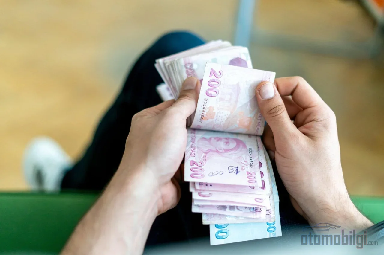 When buying a car, the real difference is determined not by the loan's interest rate, but by the return that the cash on hand cannot earn; opportunity cost is precisely this hidden bill.
