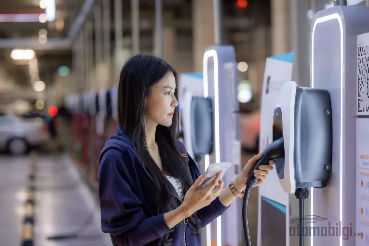 For a vehicle waiting in a parking lot 8-12 hours a day, workplace charging is the most practical lifesaver for drivers who have no chance to charge at home.