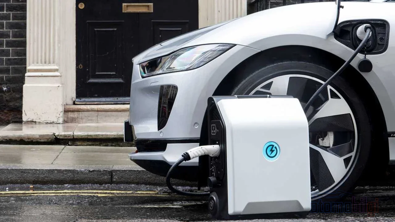 A portable charger doesn't replace daily charging, but it provides a vital 32-64 kilometer range to get a car with a depleted battery to the nearest outlet.