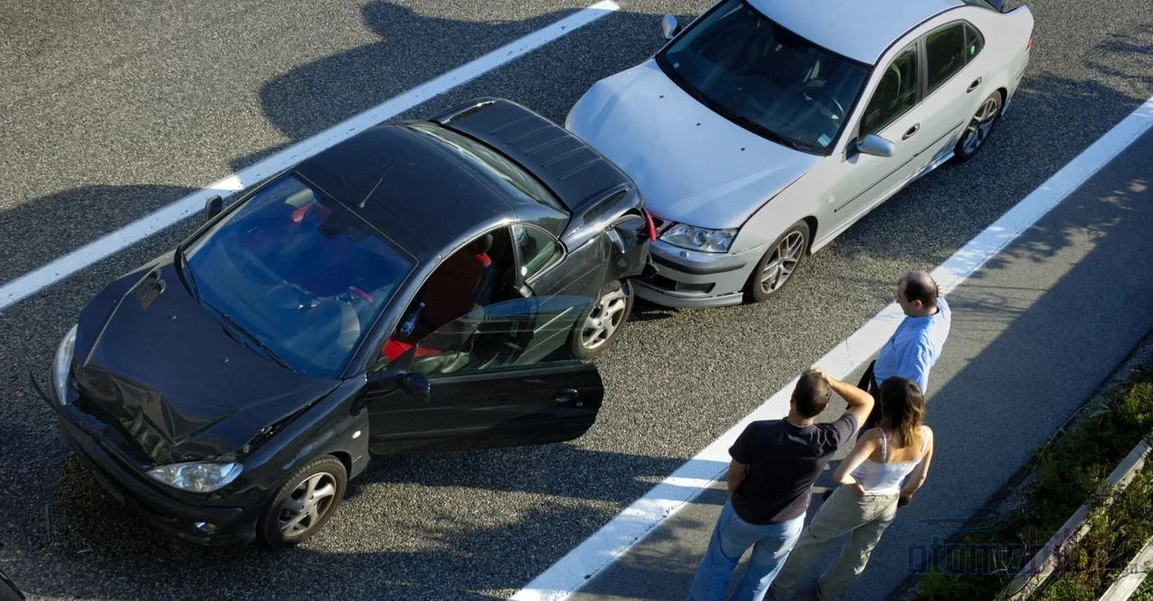 Traffic insurance follows the driver, not the vehicle; but if your comprehensive policy has a driver clause, the person who takes the wheel could put you at risk of losses in the hundreds of thousands.