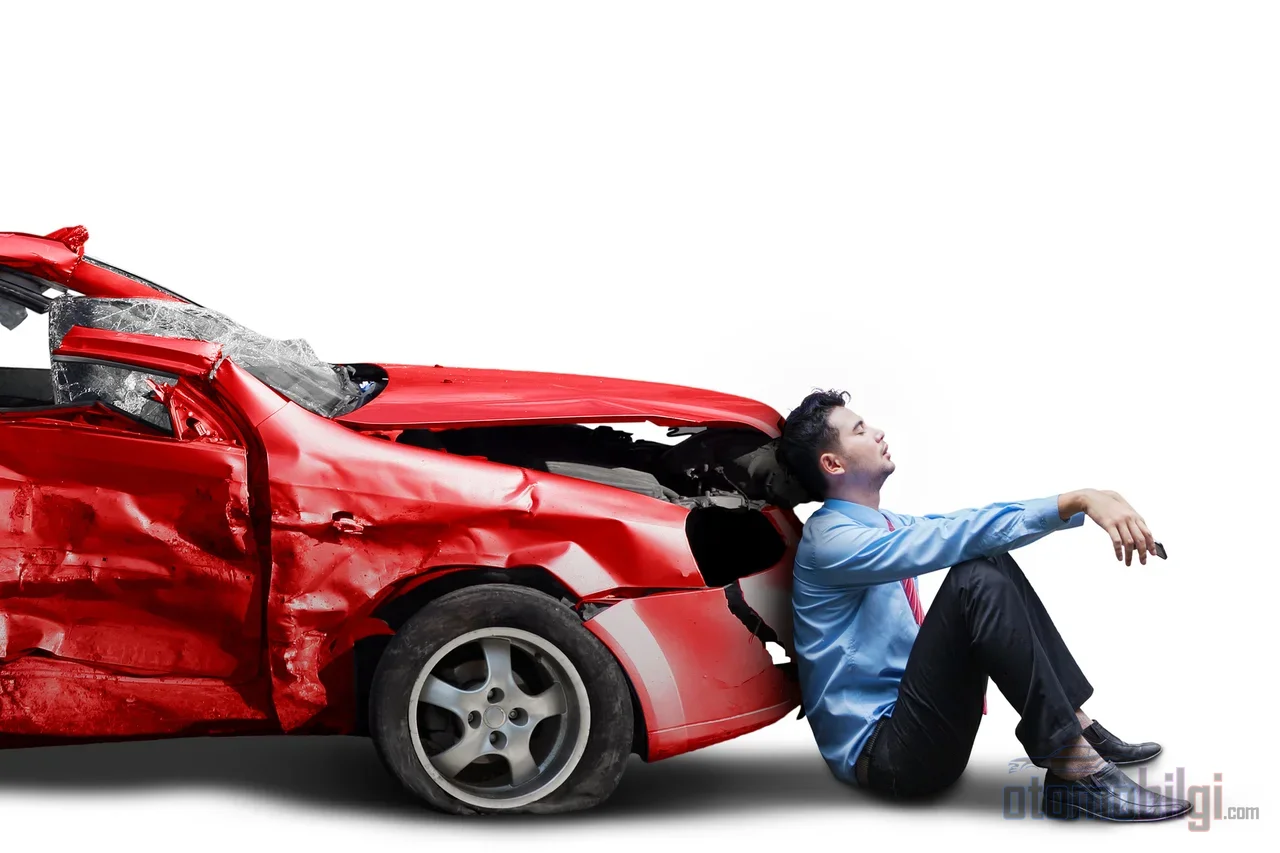 The right comprehensive insurance isn't a long list of coverages added to every policy; it's a few well-chosen protections selected according to the vehicle's age, usage style, and traffic conditions.