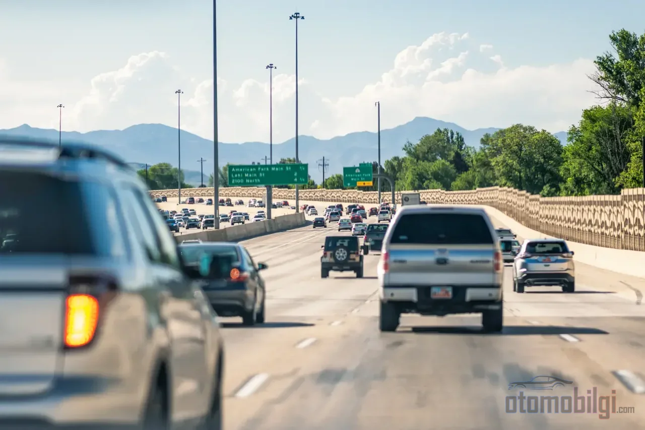 When braking isn't enough, emergency steering assist kicks in and swerves the vehicle sideways to avoid a collision - but the final say at the wheel still belongs to the driver.
