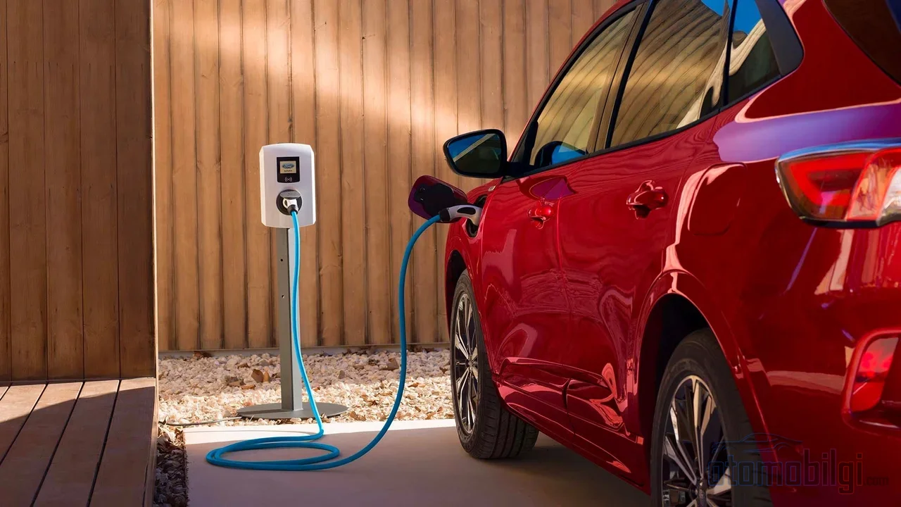 Her gün prize takılan bir plug-in hibrit sahibiyle takımayan arasında yıllık yakıt faturası, katalogda asla göremeyeceğiniz kadar açılır.