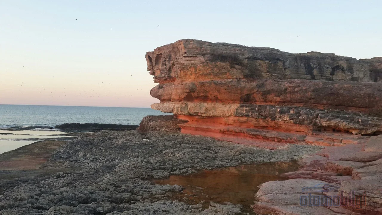Pembe Kayalıklar'ın sırtları, vadi ağızları ve yumuşak zeminleri, offroad araçlarının gerçek sınıf sınavını Karadeniz kıyısında yapıyor.