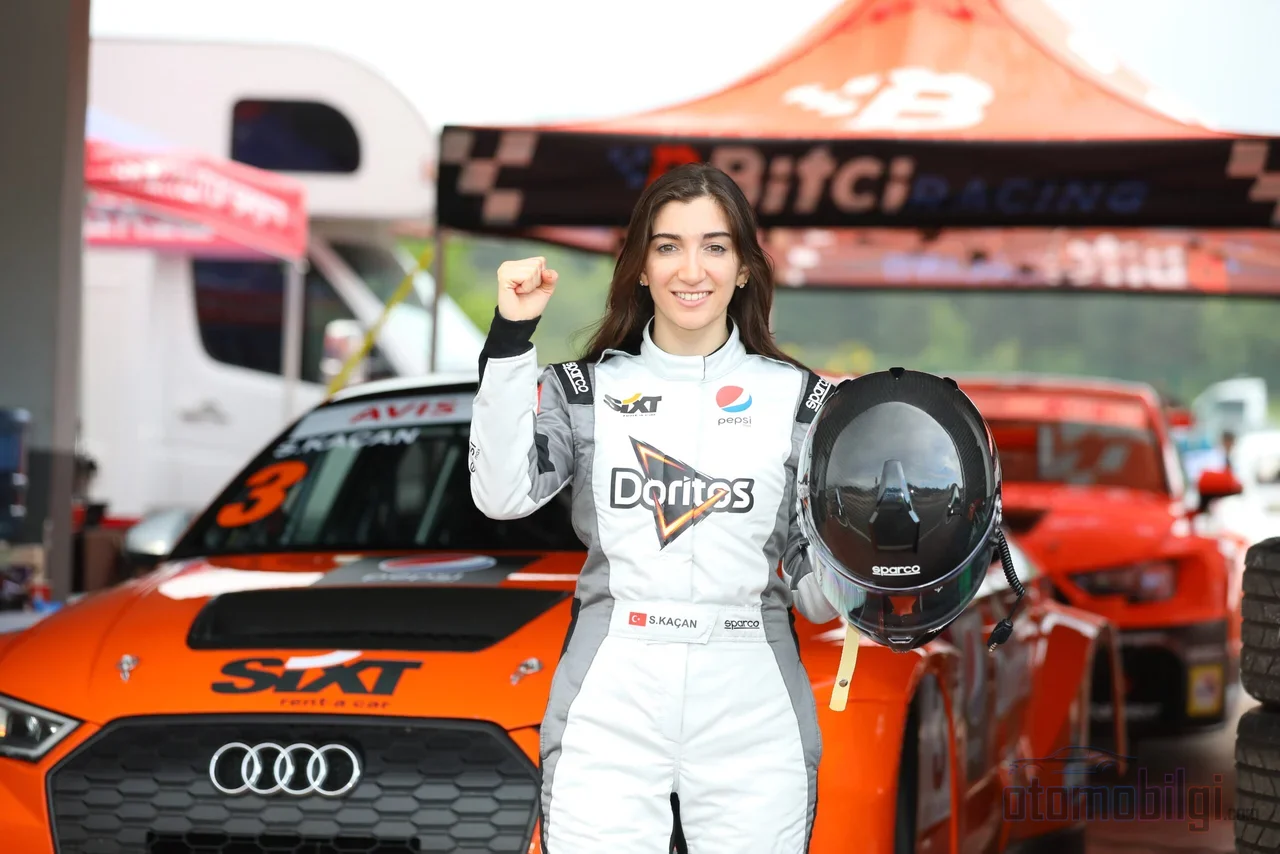 Seda Kaçan Bakan, with her victory at Istanbul Park, has taken her place at the top of the Maxi class and become the new face of female drivers' rise on the track.