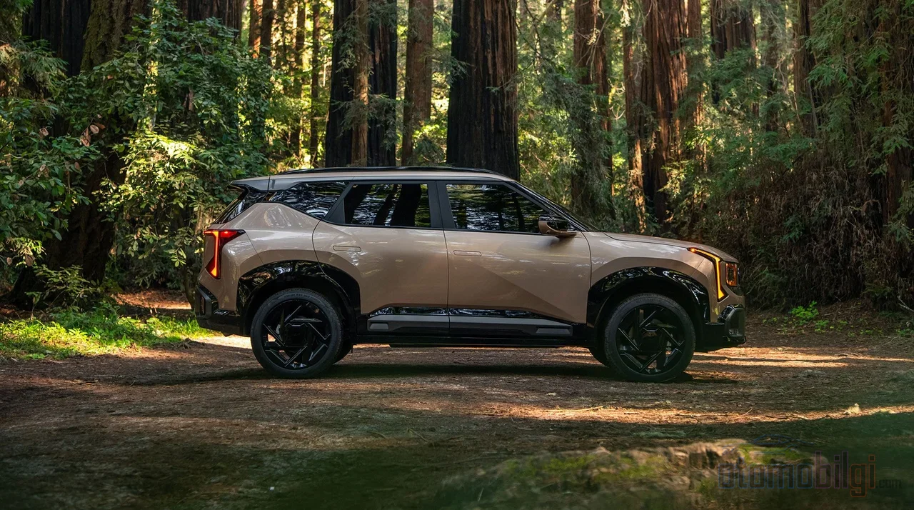 Kia Seltos는 2.349.000 TL부터 시작하는 가격과 180 PS 터보 엔진으로 터키의 C-SUV 전쟁을 직접 한복판으로 끌어들이고 있습니다.