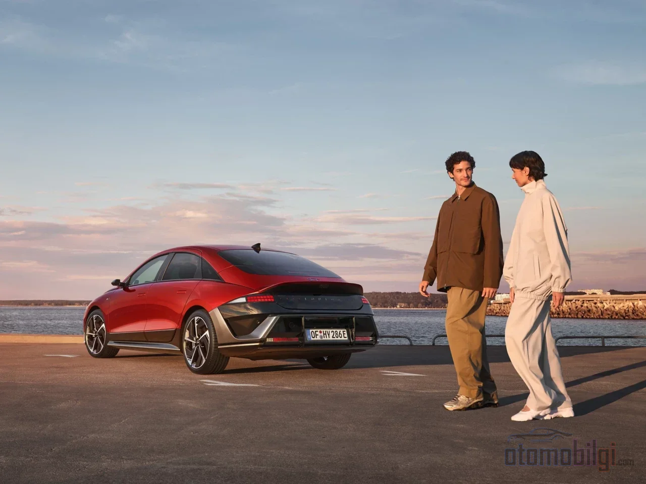 With its 680 km range and 18-minute fast charging, the IONIQ 6, produced in İzmit, is rewriting the rules of the Turkish electric sedan market.