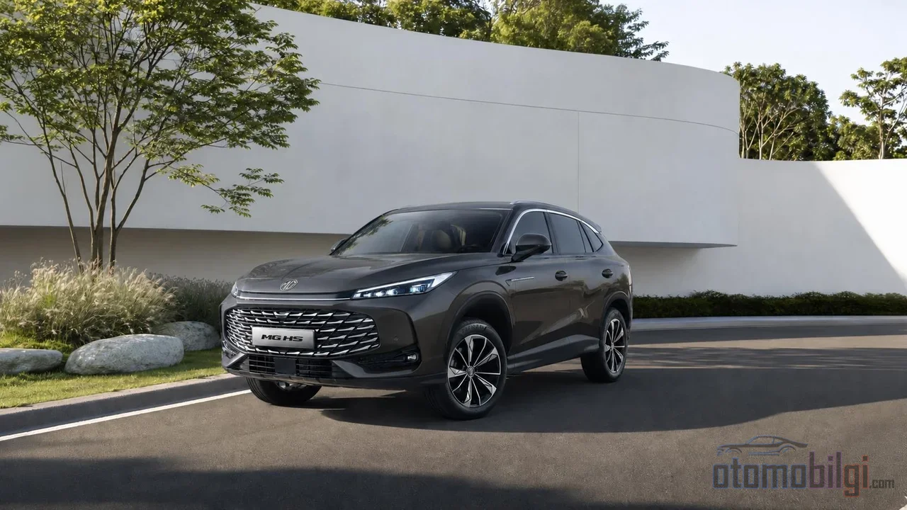 With two new equipment levels, the MG HS pushes the price floor of the C-SUV segment down while raising its equipment ceiling.