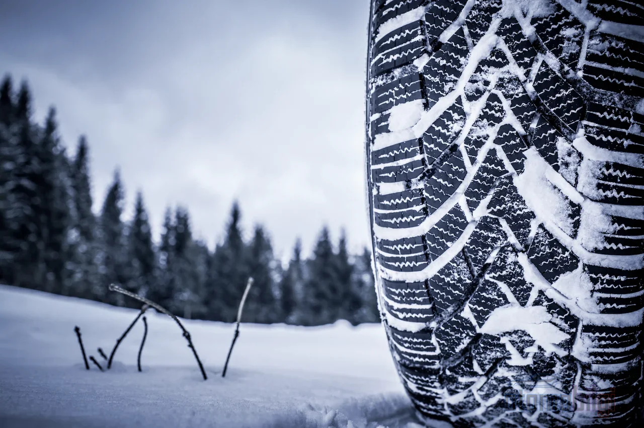 Winter tires are mandatory for commercial vehicles from November 15 to April 15; starting in 2026 the fine is 6,000 TL.