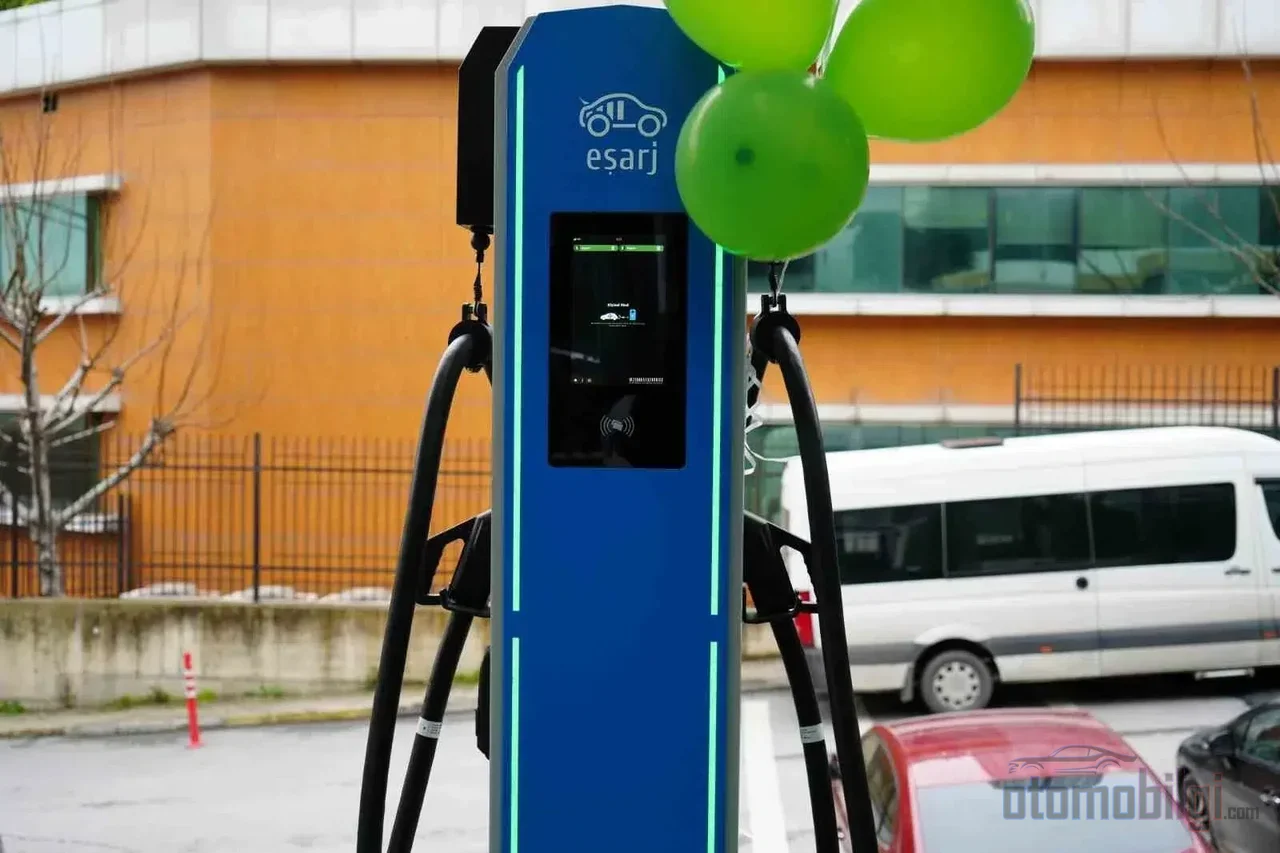 Türkiye'de elektrikli araç sahiplerinin yüzde 82'si hızlı şarjda buluşuyor; çünkü beklemek değil, yol almak esas.