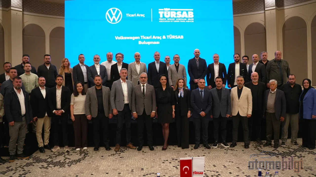 In the shrinking light commercial vehicle market, Volkswagen has brought together the tourism sector's vehicle, financing, and service needs at a single table with the Crafter and Caravelle.
